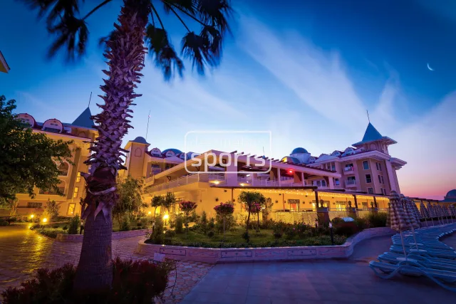 Side Star Resort